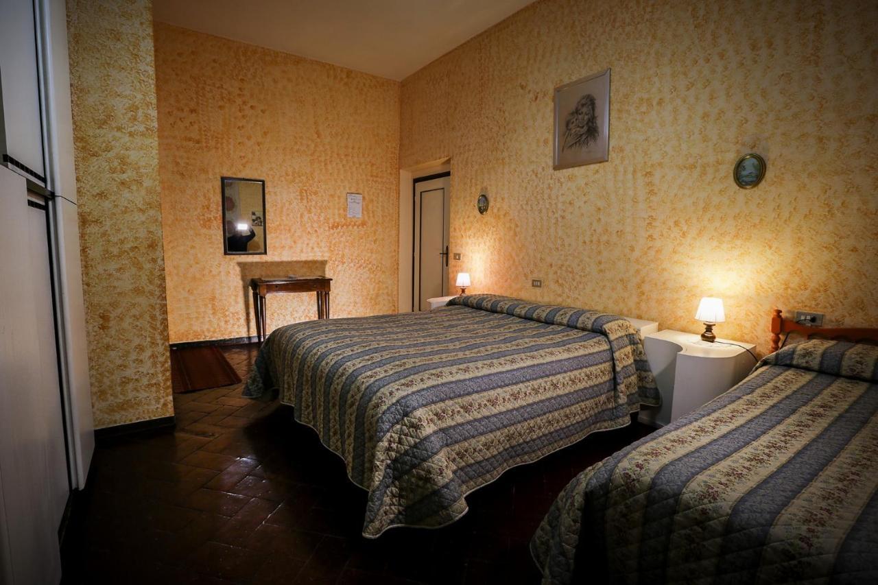 Agriturismo il Poggetto Torre Esterno foto